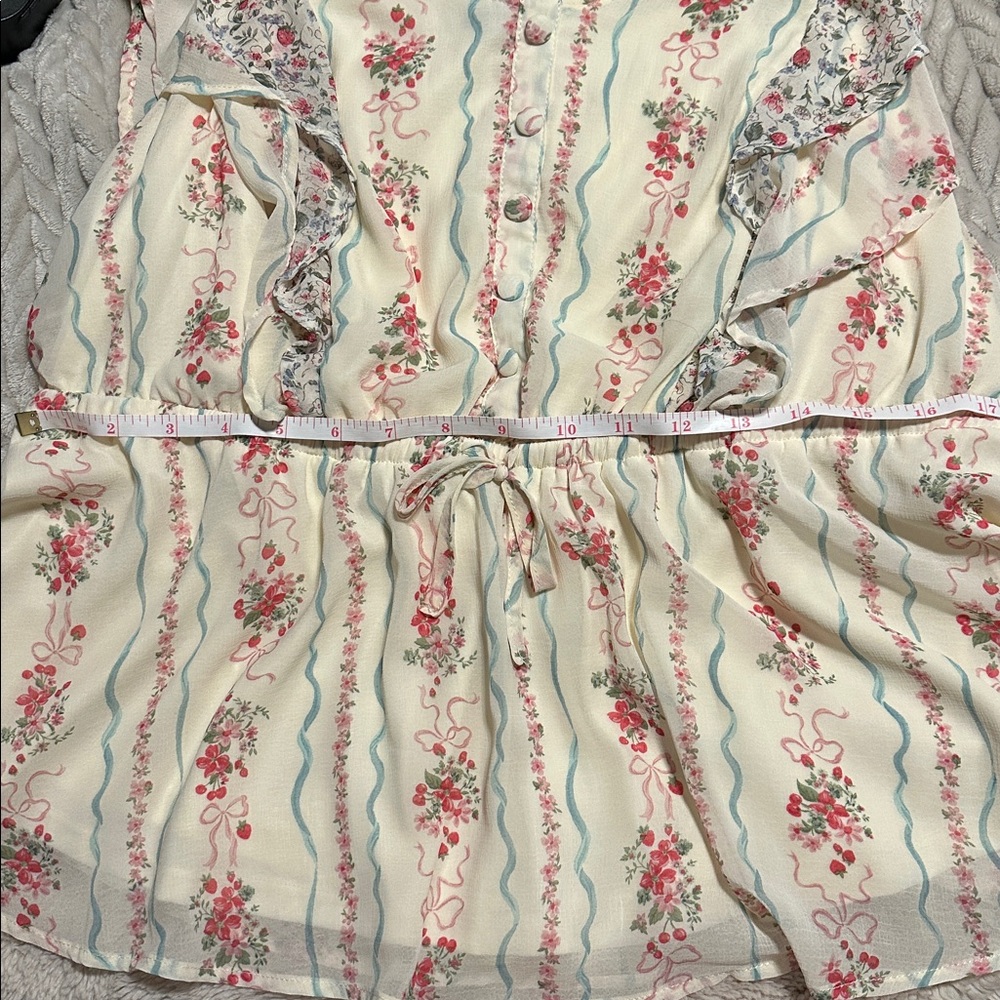 torrid Cream Floral Ruffle Tie-Front Blouse - Picture 8 of 8